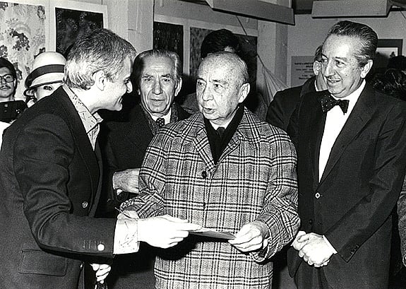 1980 Presenting Turkey's first Industrial Design Award to Vehbi Koç at the Academy