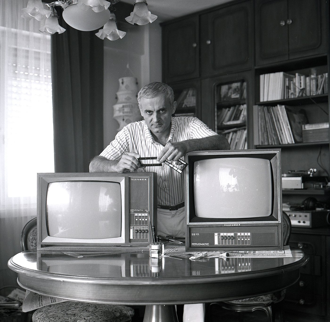 1980 Building the first prototypes of the Telefunken TV 44 model at home