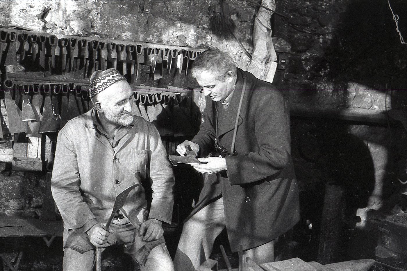 1980 TRT documentary shoot with Beykoz blacksmith Master Yaşar and Önder Küçükerman