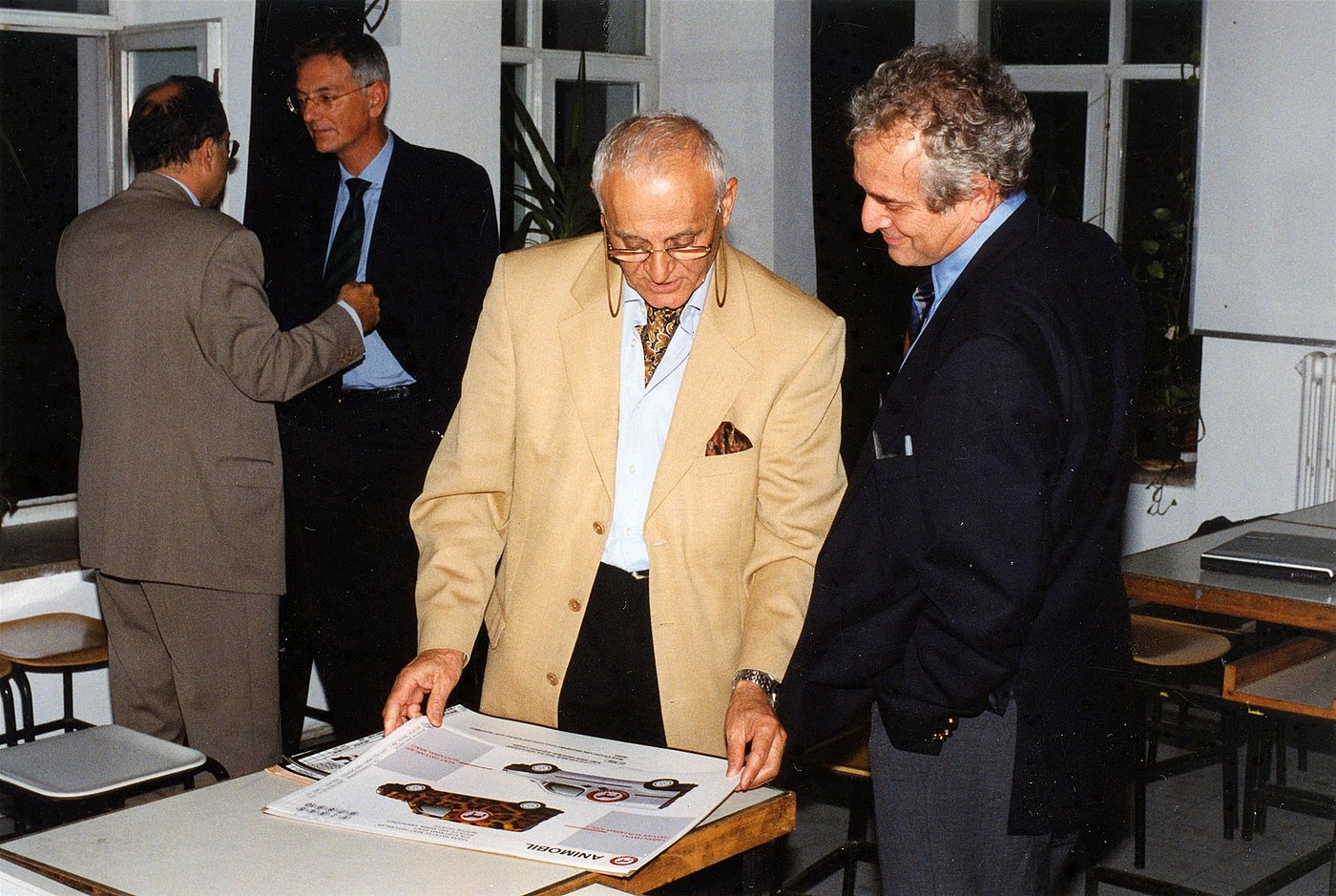 2000 With FIAT Business Development Director Jan Nahum while working on the FIAT TOFAŞ OSA Project