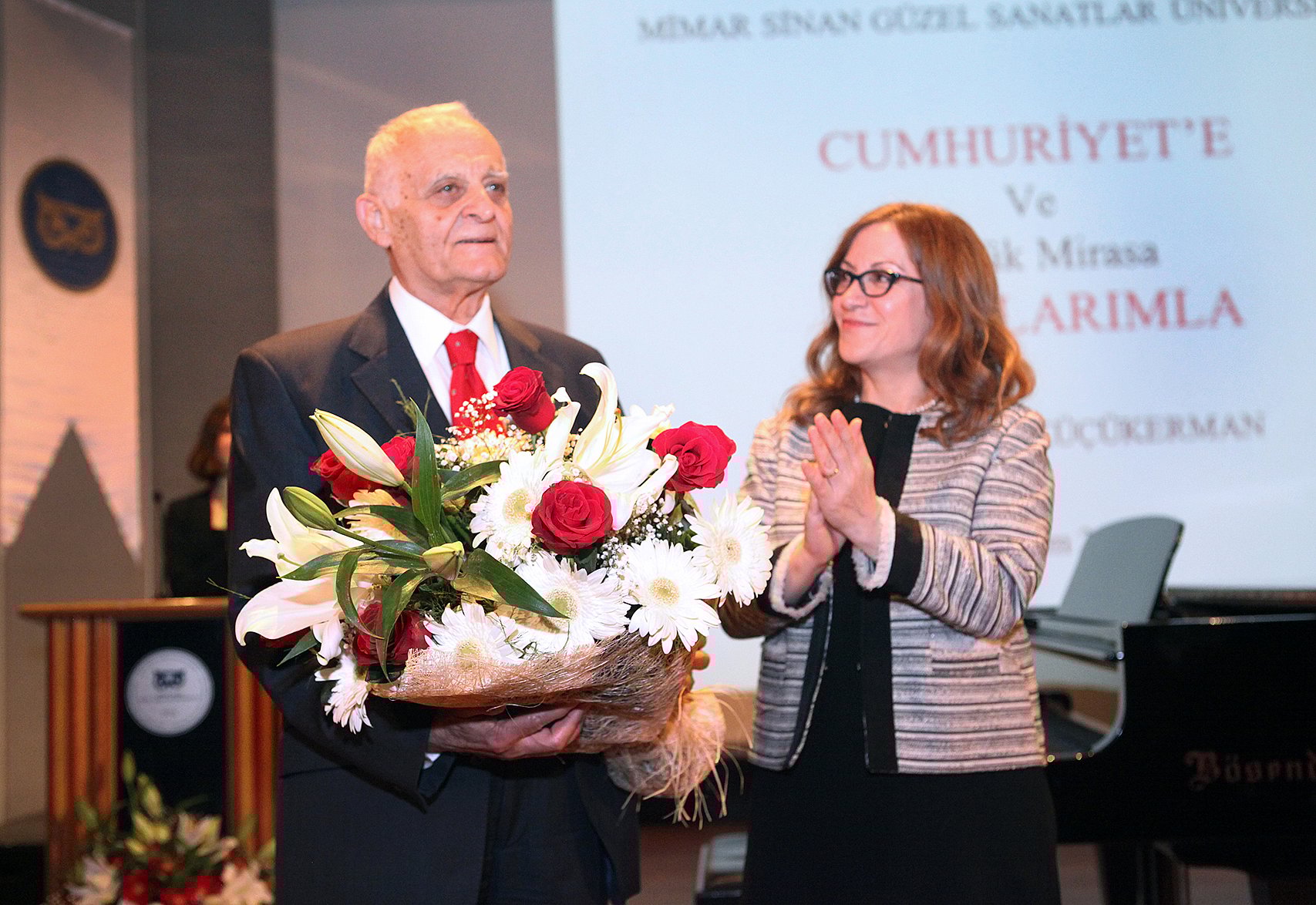 2019 29 Ekim MSGSÜ Konuşması sonrasında Rektör Handan İnci ile